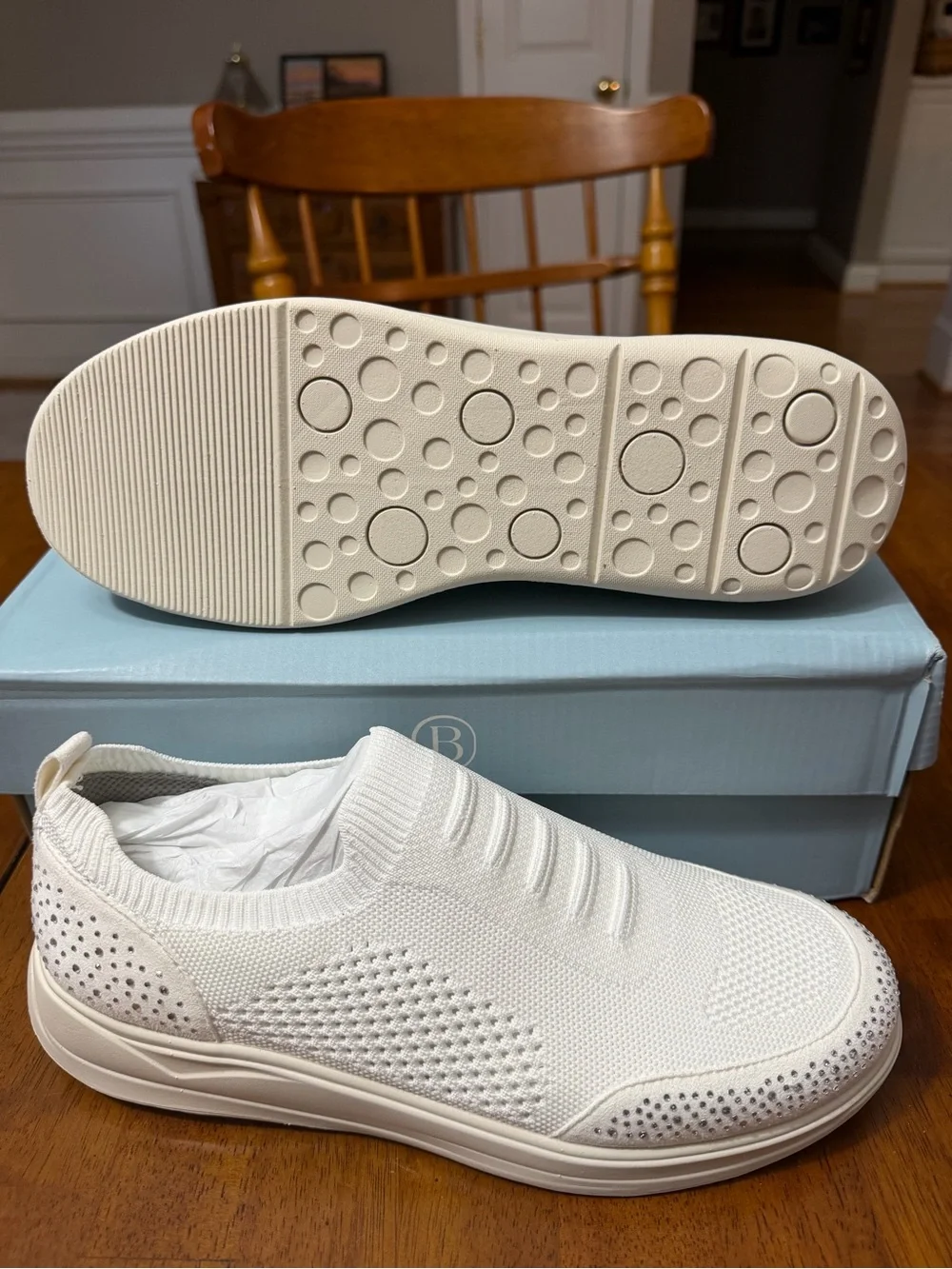 New BZees Lifestride Women’s  Timeless Slip-On Sneaker Medium Size 9.5 MSRP $90